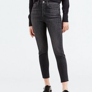 Levi’s wedgie fit dark frayed hem jeans